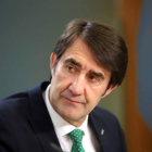 El consejero de Fomento y Medio Ambiente compareció ayer tras el Consejo de Gobierno. MÍRAM CHACÓN