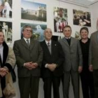 La imagen recoge el acto de inauguración de esta muestra