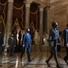 Imagen de los senadores a la entrada del Capitolio. JIM LO SCALZO