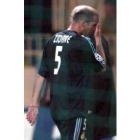Zinedine Zidane abandona el campo del Mónaco tras la derrota