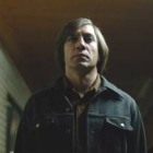 Imagen de Javier Bardem como Anton Chigurh en una escena de «No Country for Old Men»