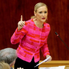 Cristina Cifuentes, en el Pleno de la Asamblea de Madrid, este jueves.