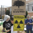 Protesta convocada por la plataforma Stop Uranio para pedir la paralización del proyecto. J. M. GARCÍA