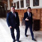 Eduardo Morán y Hernani Dinis Venancio, en el Palacio de los Guzmanes. DL