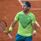 Nadal celebra uno de sus puntos ganadores frente a Djokovic en los cuartos de final de Roland Garros. DIVISEK