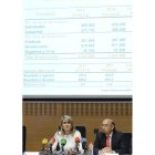 La delegada Georgina de la Lastra y el jefe de Gestión Tributaria.