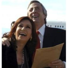 El matrimonio Kirchner se traspasará los papeles en la política