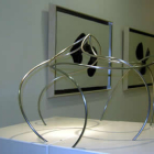 Escultura de Blanca Muñoz en la Galería Ármaga (Alfonso V,6)