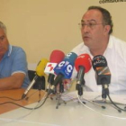 Fernando Diñeiro y Antonio López, ayer en la sede de CC.OO.