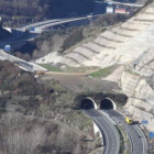 Vista del talud de La Escrita. Ayer apenas había máquinas porque no era día laborable.