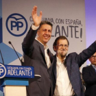 El presidente del Gobierno, Mariano Rajoy, y el presidente del PPC, Xavier García Albiol, en la clausura del congreso de los populares catalanes.