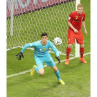 El portero belga Thibout Courtois evitó con sus paradas la tanda de penaltis ante Estados Unidos en los octavos de final.