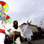 Antruejo de la localidad leonesa de Carrizo de la Ribera, que recupera la totalidad de las figuras de las fiestas de Carnaval