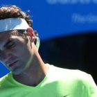 Roger Federer, tras perder un punto durante su partido de tercera ronda contra Andreas Seppi.