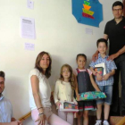 Los premiados con las autoridades en el acto celebrado ayer en Torre del Bierzo. CEBRONES