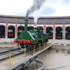 Réplica de la locomotora Mataró de 1848 (actualmente en revisión) en el puente giratorio del Museo de Villanueva y Geltrú.