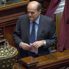 Bersani se dirige a votar para elegir presidente de la República.