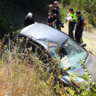 El vehículo se salió de la calzada y cayó por un terraplén a la altura de Camponaraya.