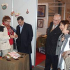 Las autoridades recorrieron los expositores tras inaugurar la feria.