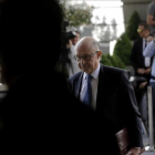 El ministro de Hacienda, Cristóbal Montoro, se dirige al hemiciclo, para defender el proyecto de Presupuestos Generales del Estado.