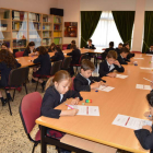 Alumnos del Peñacorada, ayer en la reválida. DL