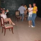 Los miembros del taller de teatro compaginan el ensayo de la obra con la adecuación del recinto