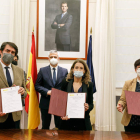 Juan Carlos Suárez-Quiñones, Raquel Sánchez y Camino Cabañas. DL
