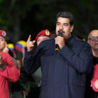 Maduro se dirige a sus seguidores tras anunciar la victoria en las elecciones a gobernadores.