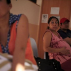 Una mujer embarazada espera para ser atendida en un hospital de San Salvador, capital de El Salvador, el 29 de enero.