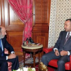 El ministro Rubalcaba fue recibido por el rey Mohamed VI durante su estancia en Rabat.