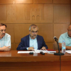 El alcalde de La Bañeza, José Miguel Palazuelo, presentó ayer los remanentes de 2016. A.B.