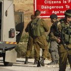 Soldados israelís a la entrada de una localidad palestina de Yatta, de donde salieron los dos atacantes.
