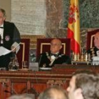 Cándido Conde-Pumpido, Francisco José Hernando y el Rey, durante la apertura del año judicial