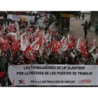 Una manifestación de trabajadores de LM, empresa muy afectada por el parón del sector de componentes