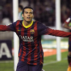 Pedro celebra el tercer gol del Barcelona ante el Betis en el Benito Villamarín.