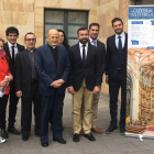 Representantes de la catedral y la empresa, tras el acto. DL