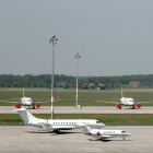 Aviones estacionados en el aeropuerto internacional de Berlín. FELIPE TRUEBA