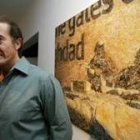 José María Cano en una imagen de archivo ante uno de sus cuadros