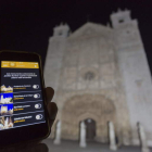 Los turistas y vecinos de Valladolid ya pueden iluminar alguno de los edificios históricos de la ciudad con su teléfono móvil.