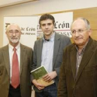 Los autores del libro presentaron su obra en el Club de Prensa del Diario de León