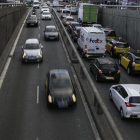 Tráfico denso de coches.