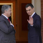 El presidente Sánchez ha recibido a Poroshenko al pie de la escalinata.