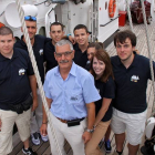 Los alumnos leoneses, acompañados por el profesor de la ULE Antonio Laborda, a bordo del Creoula en Avilés