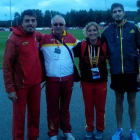 Dani con varios integrantes de la delegación española, entre ellos su entrenador Antonio Pérez.