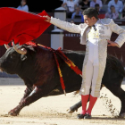 Thomas Duffau en la faena de muleta a su primer toro.