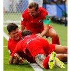 Harry Maguire, Stones y Harry Kane celebran el pase. SERGEI ILNITSKY