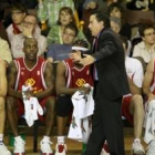 Aranzana se desespera en el banquillo ante un fallo de sus jugadores