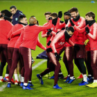 Los jugadores azulgranas durante el entrenamiento en tierras holandesas. ROBIN VAN LONKHUIJSEN