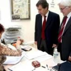 Villalba presentó ayer, en el registro de las Cortes, la enmienda a la totalidad a los presupuestos