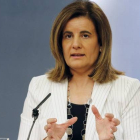 La ministra de Empleo, Fátima Báñez, tras la rueda de prensa del Consejo de Ministros de este viernes.